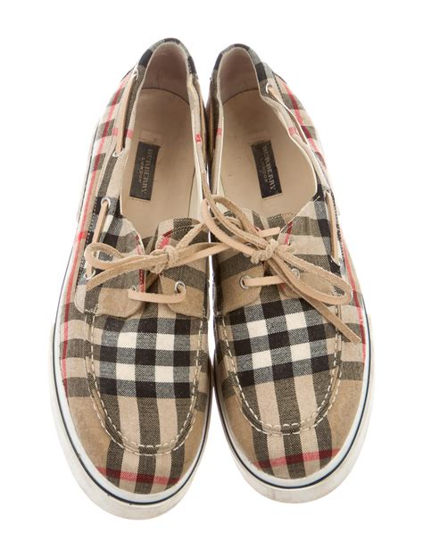 mens burberry boat shoes